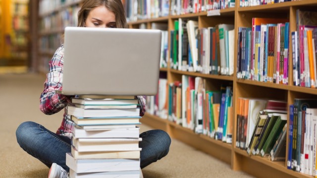How can knowledge management be better applied in academic libraries?
